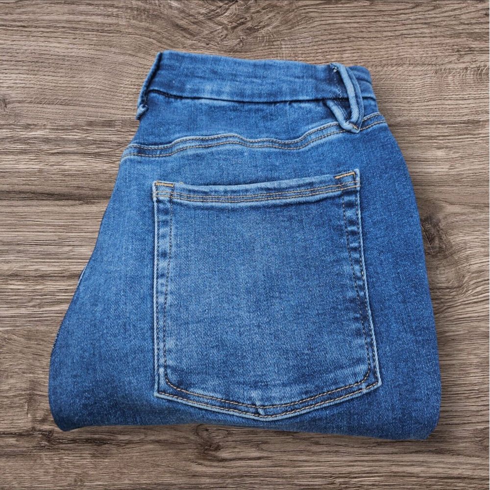 Good American Women's Size 3 (US-L) Pull-On Straight Leg‎ Jeans Blue GLS478T